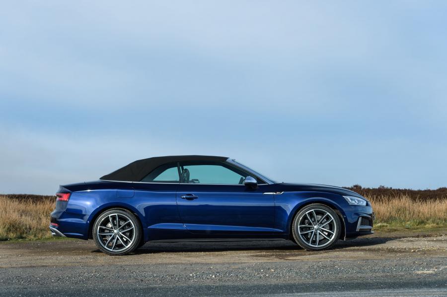  Audi S5 Cabriolet 2017 года  (UK) (фото 19 из 40)